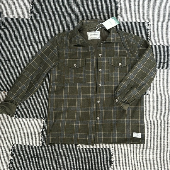 Brand new Wondery Outdoor brand plaid graphic shirt jacket - Picture 2 of 5